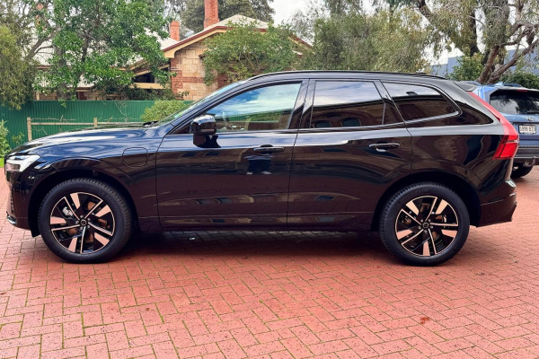 2025 Volvo XC60 UZ Plus T8 Plug-in Hybrid SUV Image 18