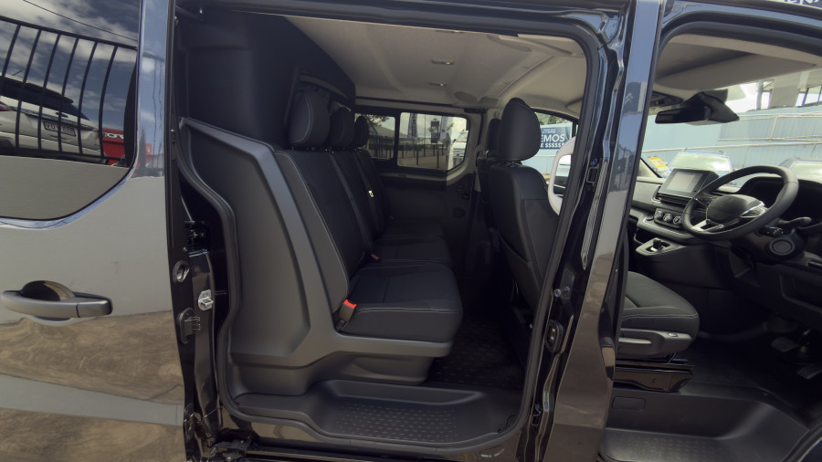 2025 Renault Trafic X82 Crew Lifestyle Van Image 16