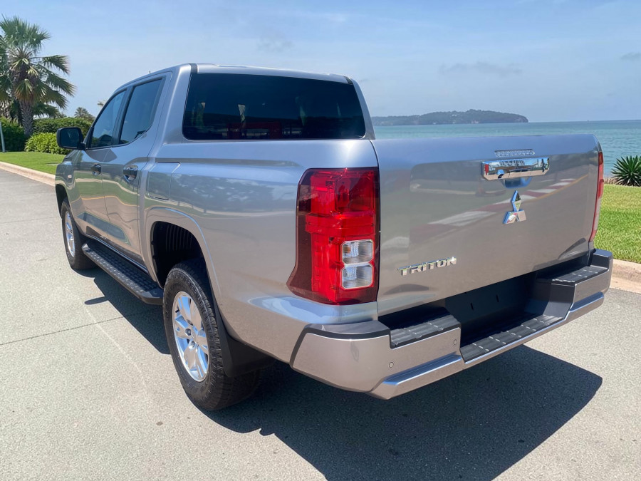 2026 Mitsubishi Triton MV GLX+ Ute Image 4