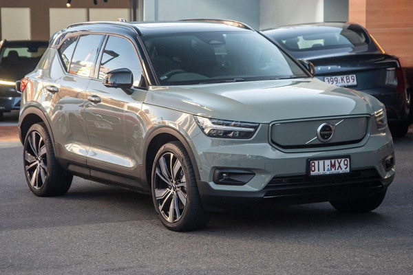 2022 Volvo XC40  Recharge Pure Electric SUV Image 3