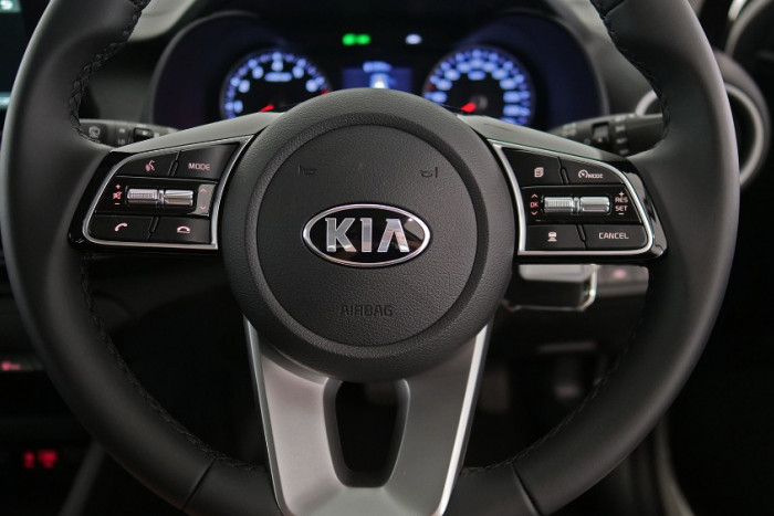 2019 MY20 Kia Cerato Hatch BD S with Safety Pack Hatchback Image 9