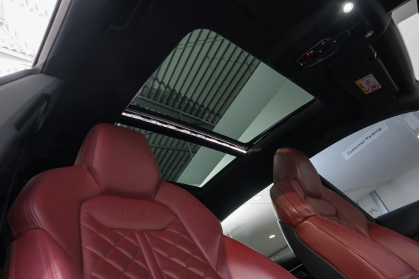 2022 Audi SQ8 F1 TFSI SUV image 16