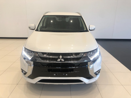 2017 Mitsubishi Outlander ZK PHEV LS Awd wagon Image 3