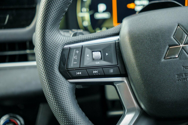 2025 Mitsubishi Outlander ZM LS SUV Image 11