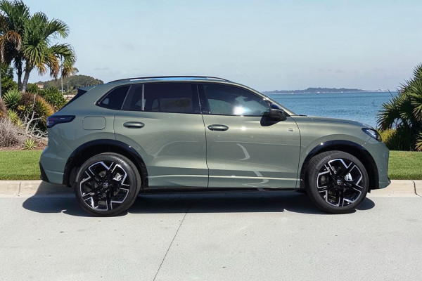2026 Volkswagen Tiguan CT 195TSI R-Line SUV Image 2