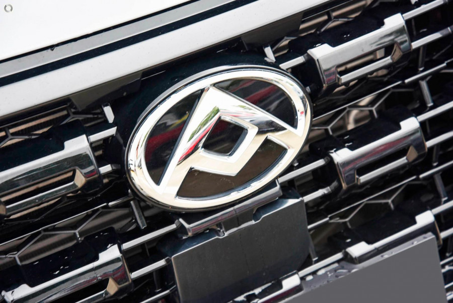 2026 MY25 LDV D90 SV9A Executive SUV Image 9