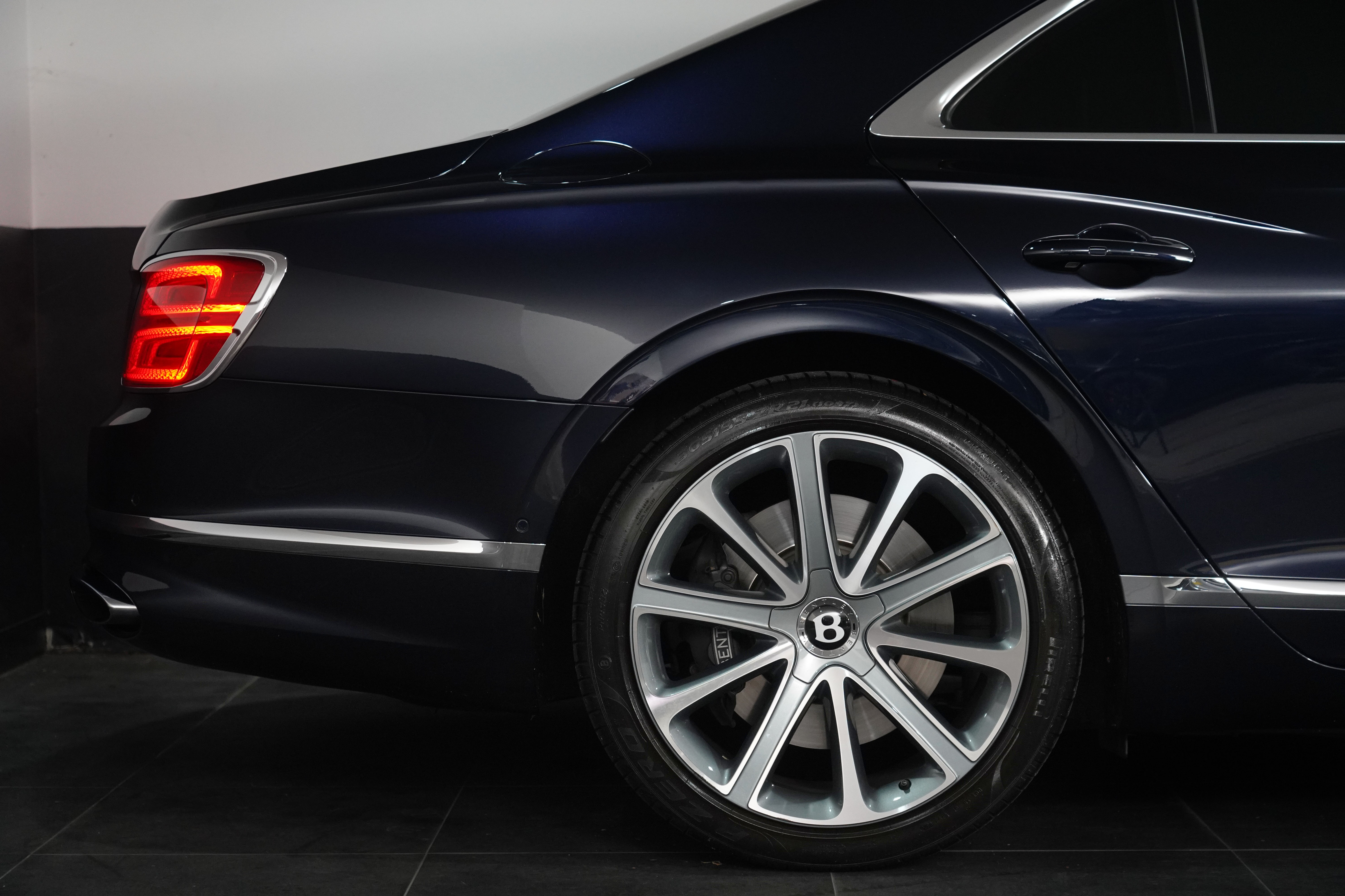 2021 Bentley Flying Spur W12 Sedan Image 17