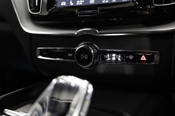 2022 Volvo XC60 UZ T8 Ultimate Recharge Plug in hybrid SUV Image 16