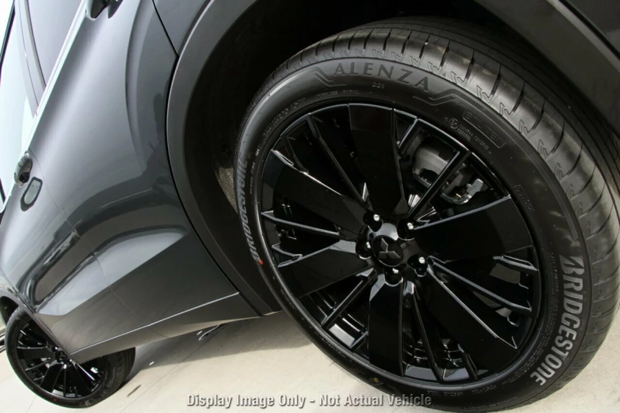 2026 Mitsubishi Outlander ZM Black Edition SUV Image 4