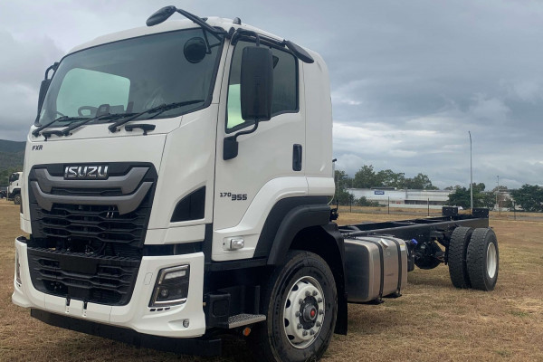 2025 Isuzu FXR 170-355 AT R57 Cab Chassis Image 4