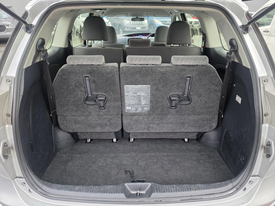 2016 Toyota Tarago ACR50R GLi People Mover Image 15