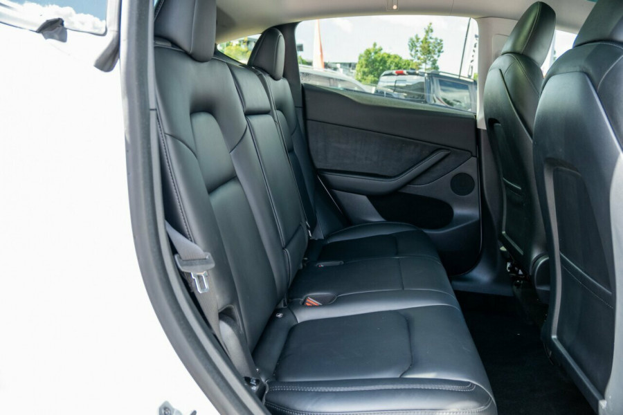 2023 Tesla Model Y  Long Range Wagon Image 10