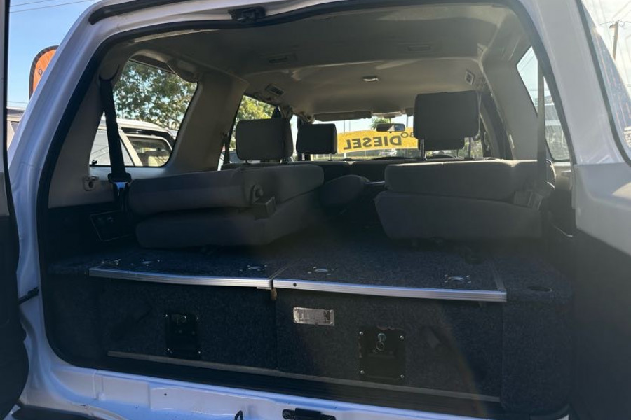 2015 Nissan Patrol Y61 ST SUV Image 12