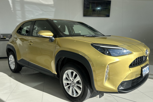 2021 Toyota Yaris Cross MXPB10R GX SUV Image 1