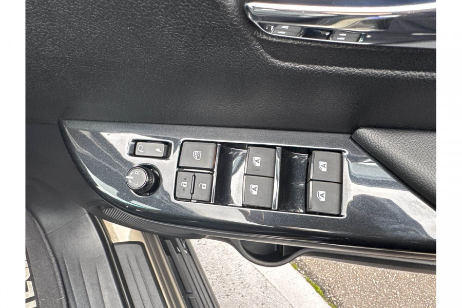 2024 Toyota HiLux GUN126R Rogue 48V Ute Image 7