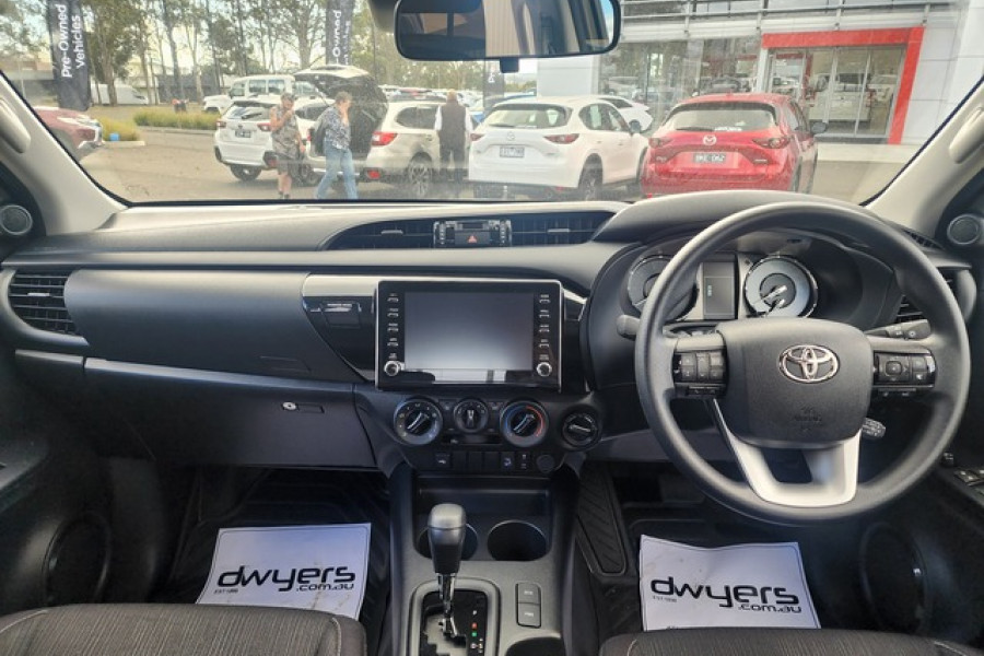 2024 Toyota HiLux 2L46590EU SR Ute Image 7