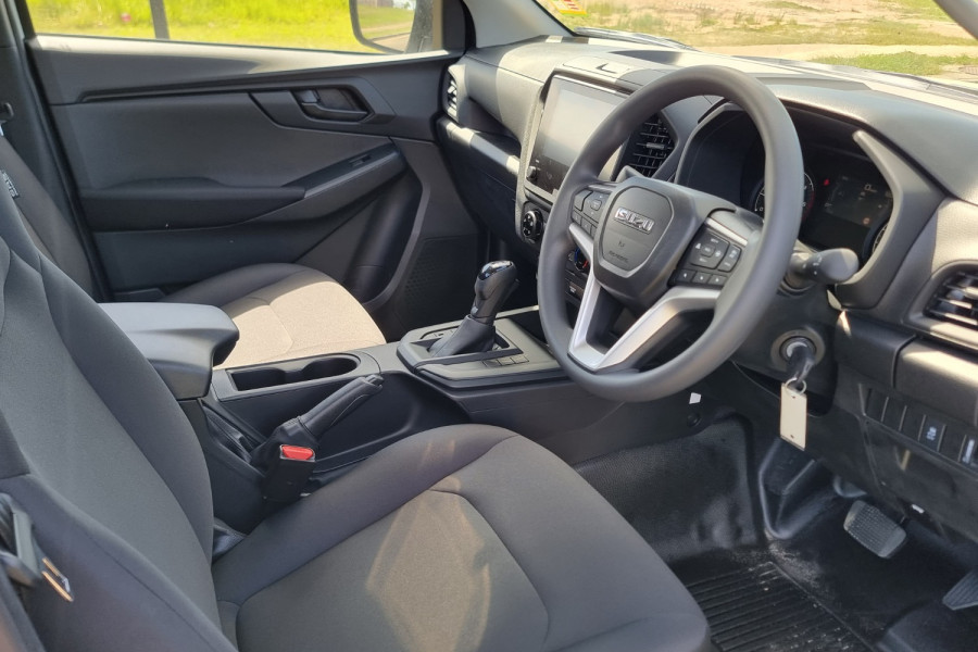 2025 Isuzu D-MAX SX High Ride Cab Chassis Image 9