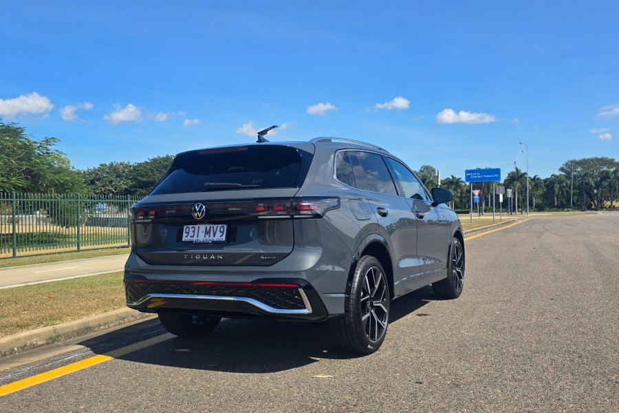 2025 Volkswagen Tiguan CT 195TSI R-Line SUV Image 9
