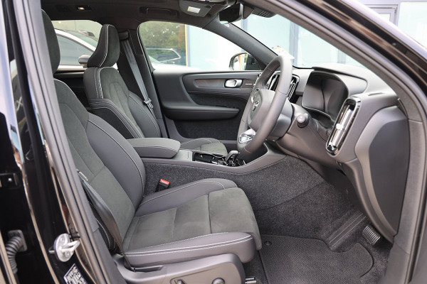 2024 MY25 Volvo EX40 No Series Black Edition SUV Image 6