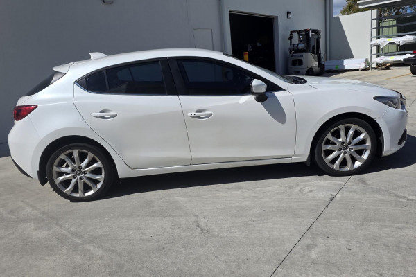 2015 Mazda 3 BM5438 SP25 Hatch Image 12