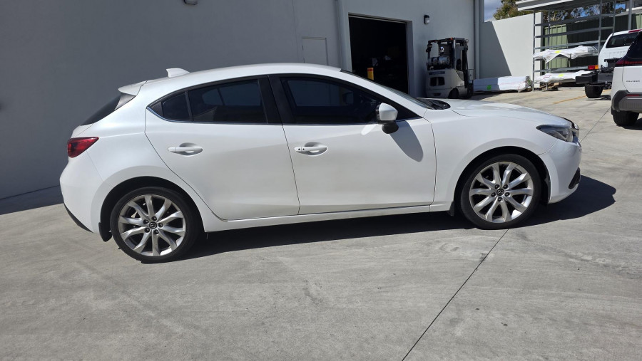 2015 Mazda 3 BM5438 SP25 Hatch Image 12