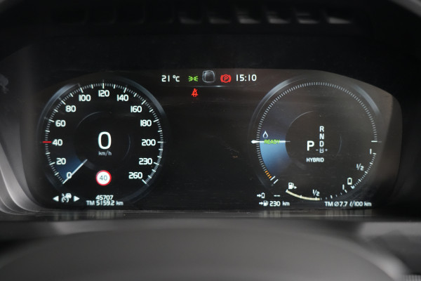 2021 Volvo XC90 L Series T8 Recharge SUV Image 16