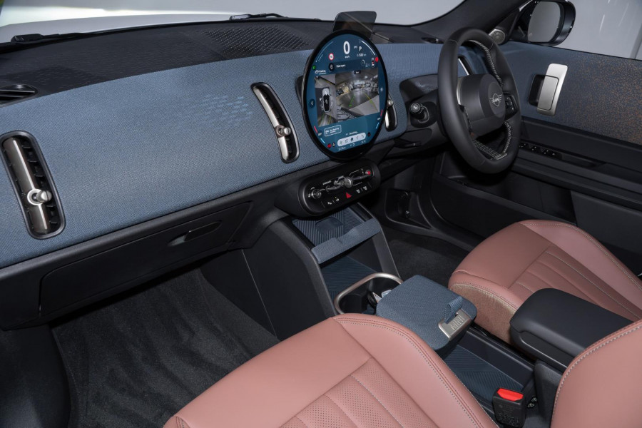 2026 MY25 MINI Countryman U25 S Favoured SUV