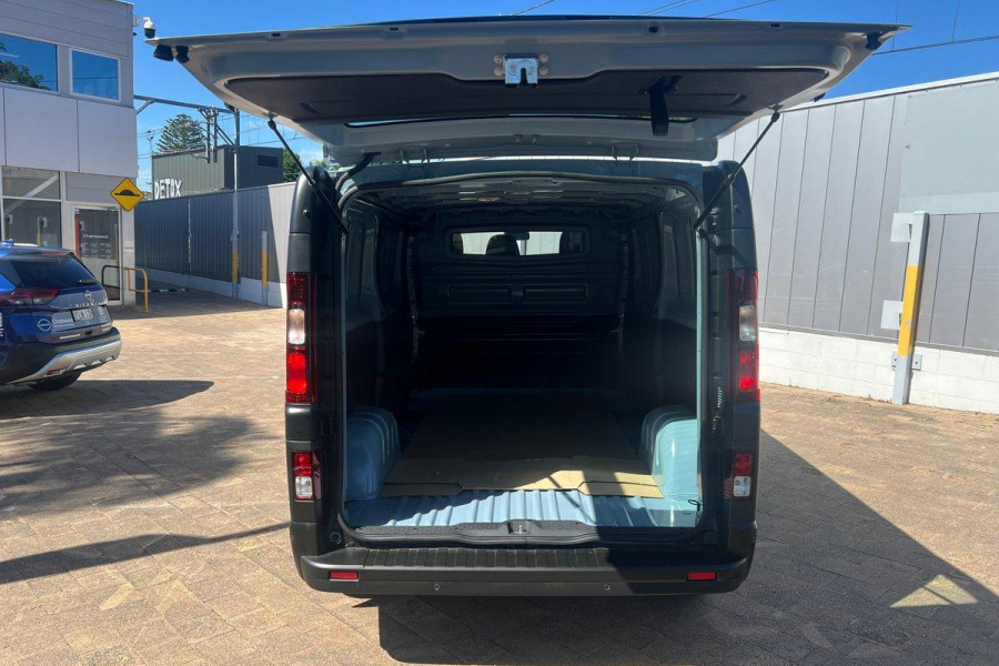 2024 Renault Trafic X82 Pro Van Image 18