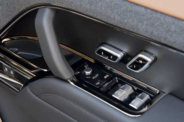 2026 Land Rover Range Rover Sport L461 P530 Autobiography SUV image 17