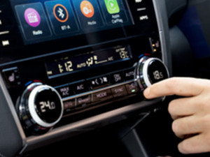 Dual zone climate control with rear vents Image