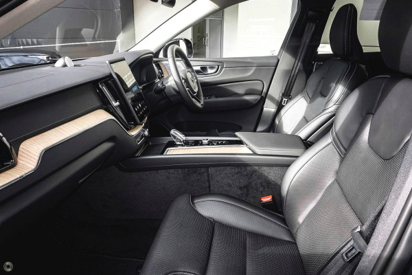 2026 Volvo XC60 UZ Ultra B5 Dark SUV Image 6