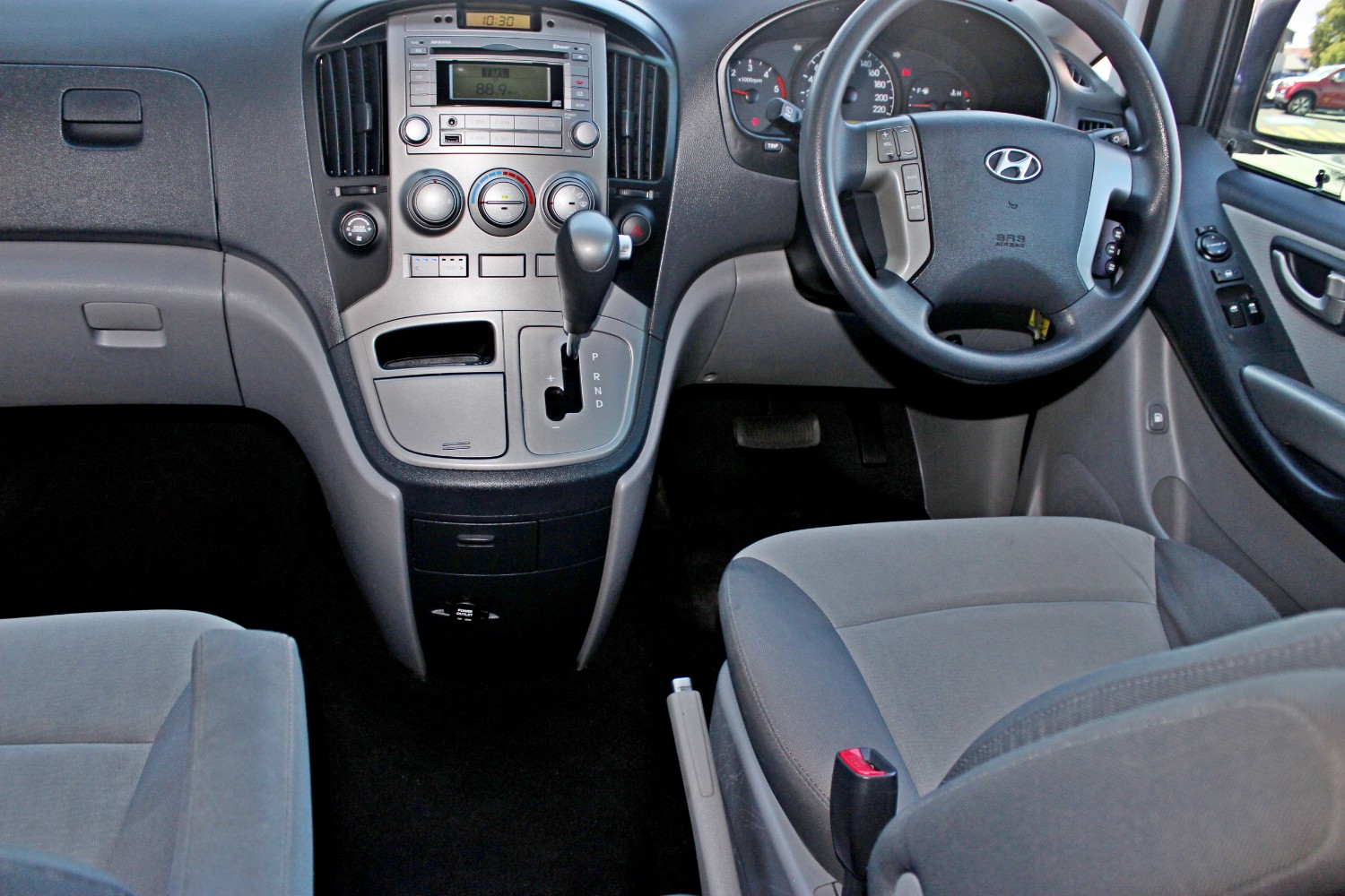 2013 Hyundai Imax TQ-W  Wagon Image 13