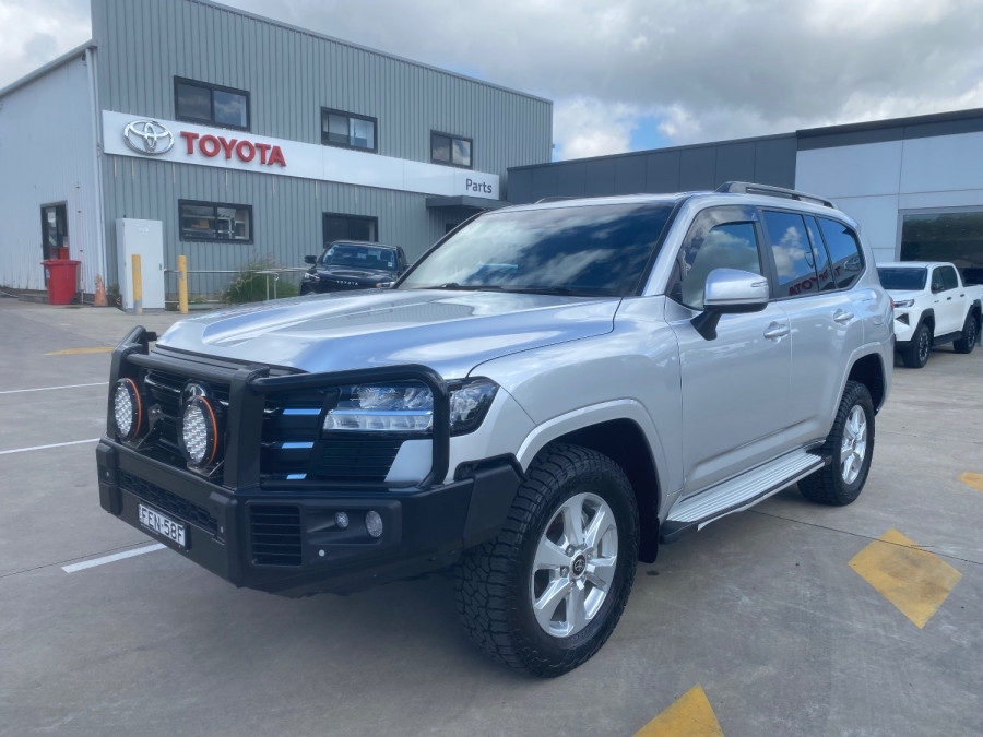 2023 Toyota LandCruiser FJA300R GXL SUV Image 3