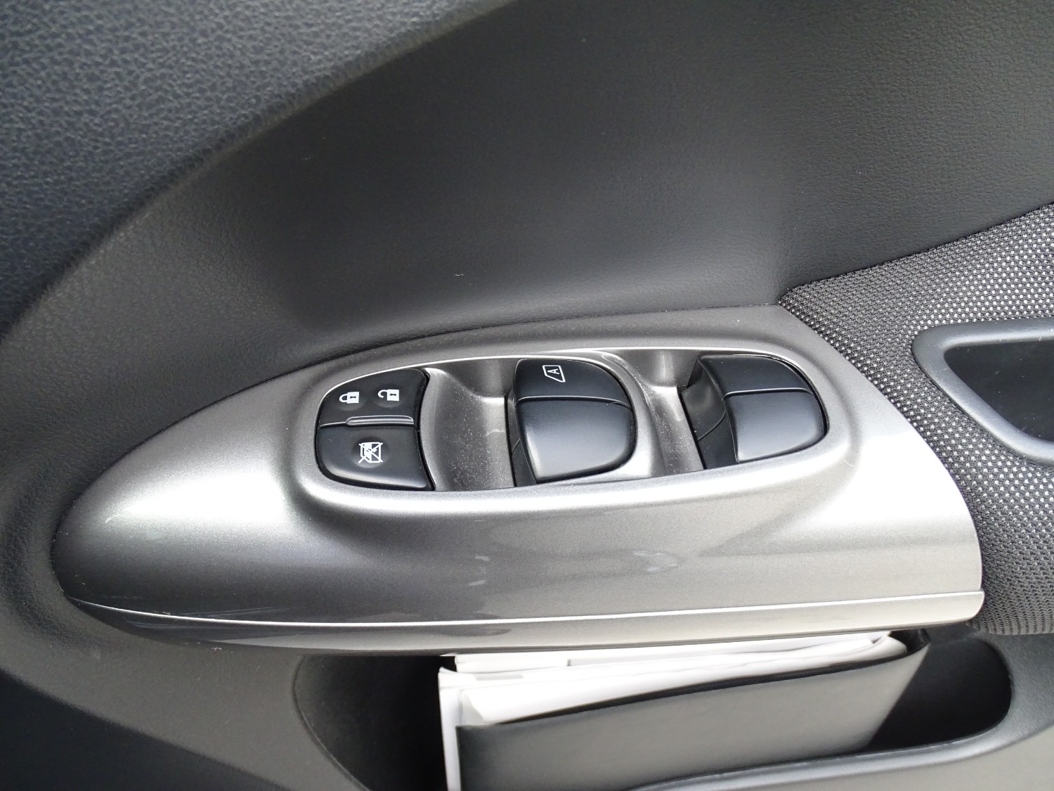 2014 Nissan JUKE F15 Ti-S Hatch Image 21