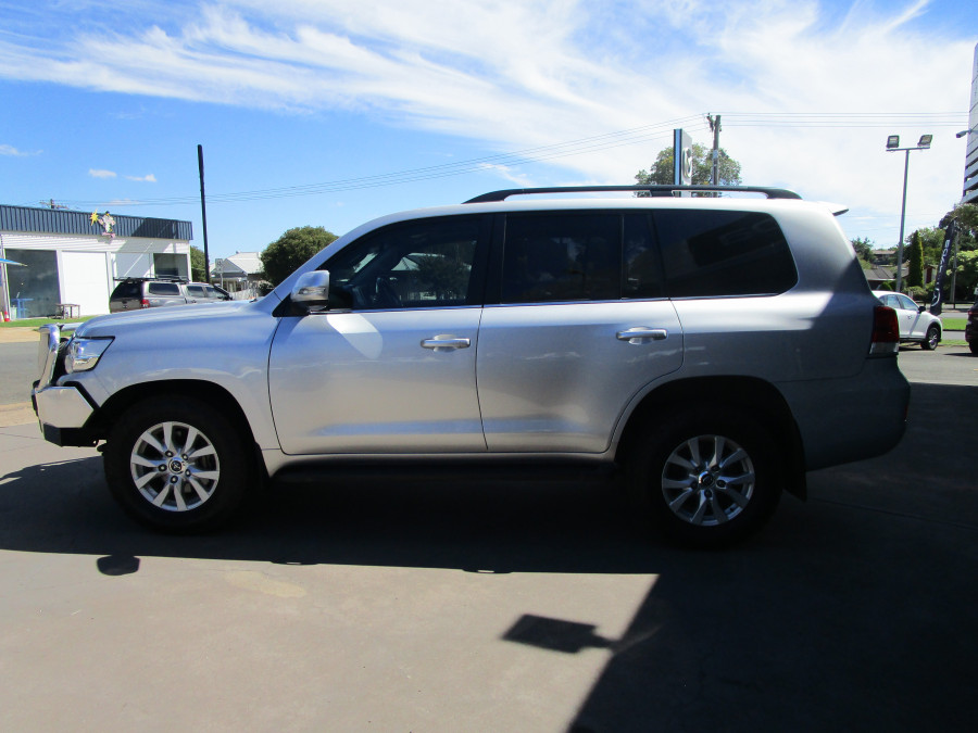 2020 Toyota LandCruiser VDJ200R VX SUV Image 4