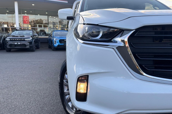 2022 Mazda BT-50 TF XS Cab Chassis Image 2