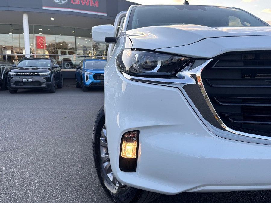 2022 Mazda BT-50 TF XS Cab Chassis Image 2