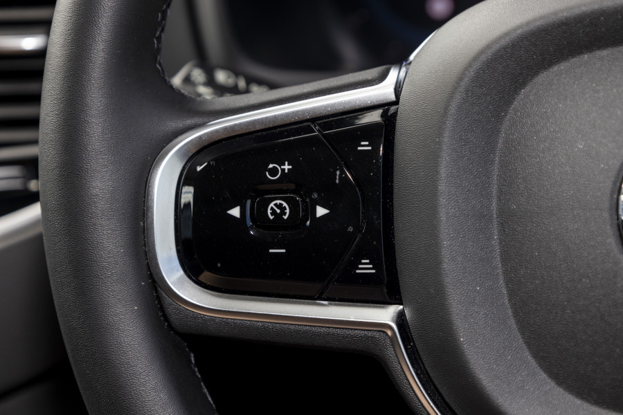 2024 Volvo XC90 L Series Recharge Ultimate T8 Plug-In Hybrid SUV Image 12