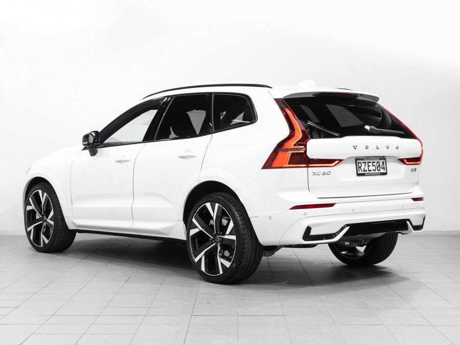 2026 Volvo XC60 UZ B5 AWD Ultra Dark SUV Image 6