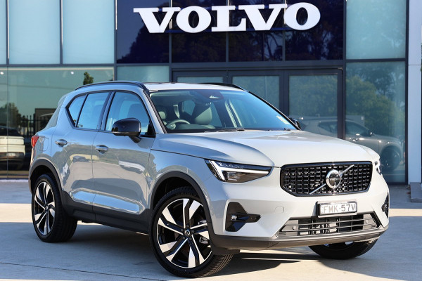 2024 Volvo XC40 XZ Ultimate B4 Dark SUV