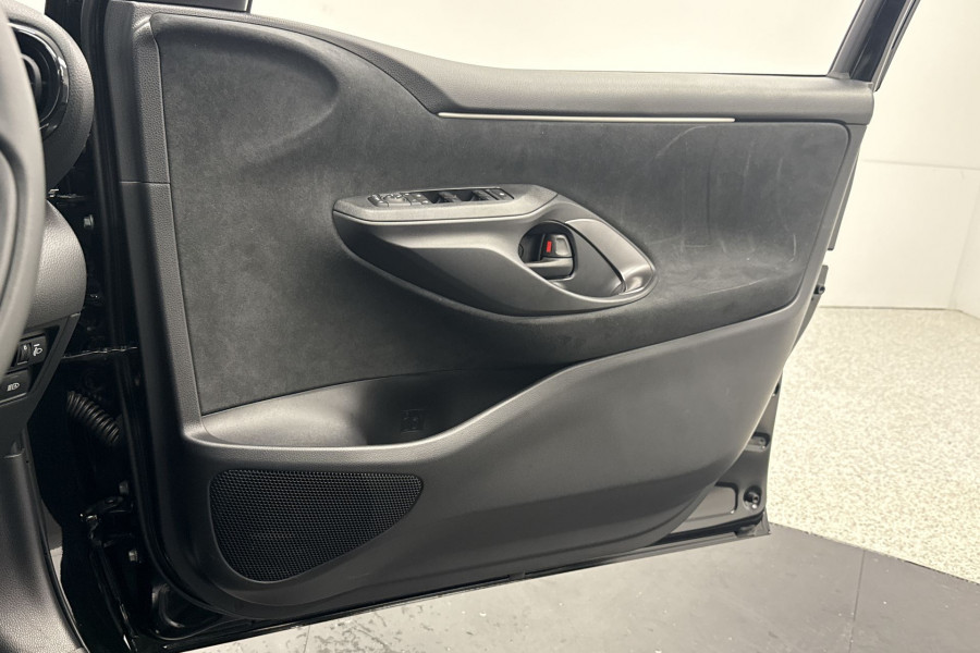 2025 Toyota Yaris MXPH10R SX Hybrid Hatch Image 19