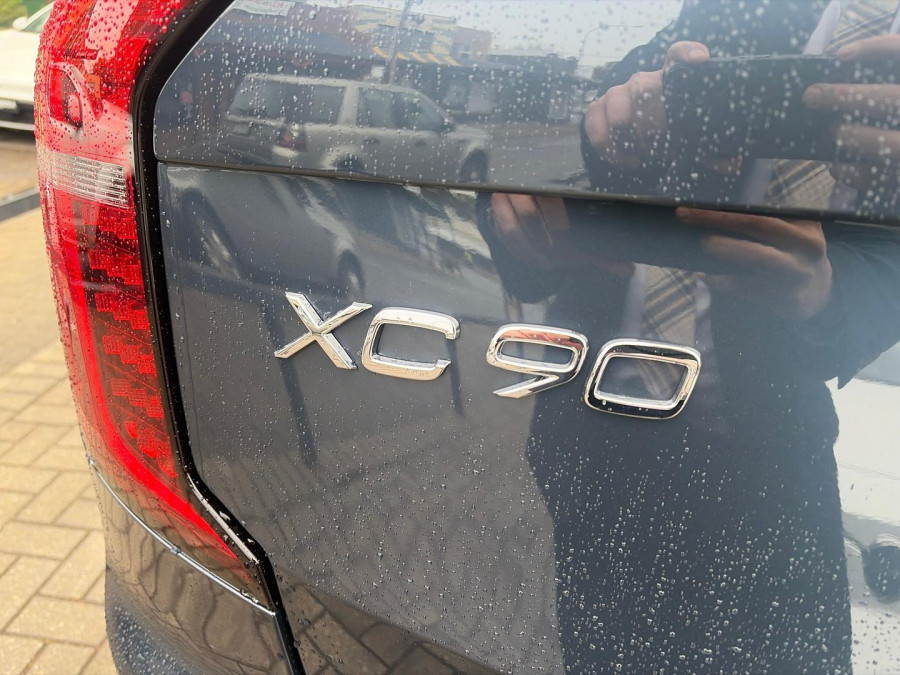 2025 MY26 Volvo XC90 L Series Plus T8 Plug-in Hybrid Dark SUV Image 9