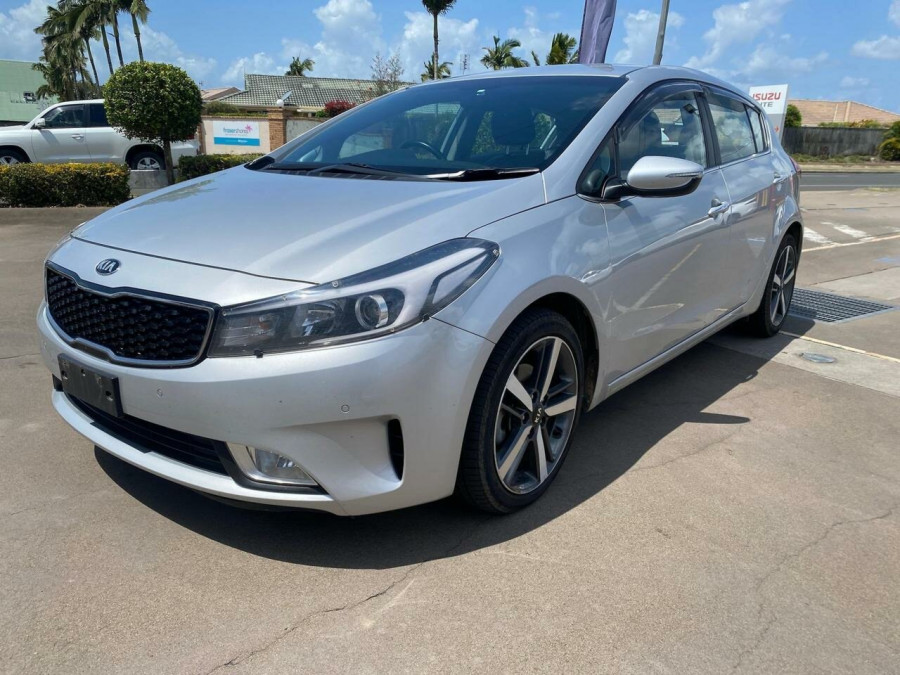 2017 MY18 Kia Cerato YD Sport+ Hatch Image 9