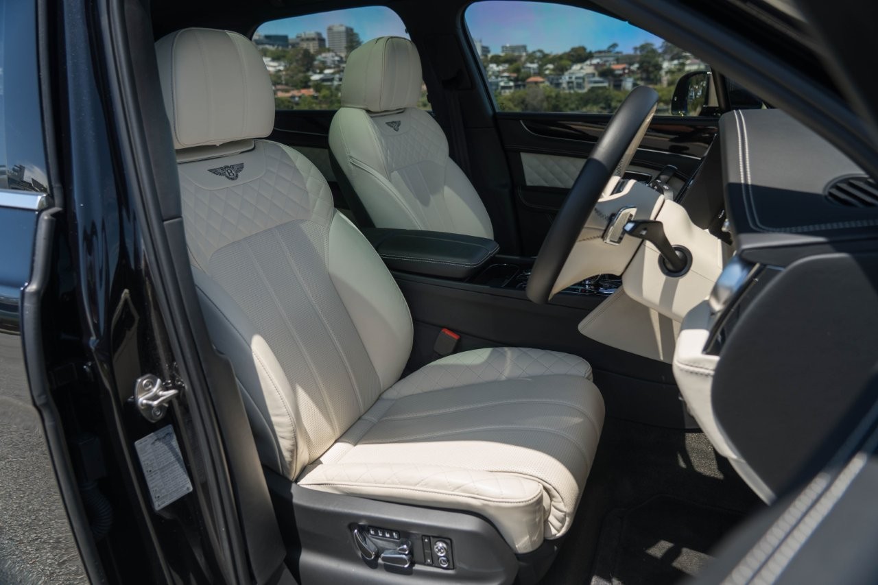 2018 Bentley Bentayga W12 SUV Image 11