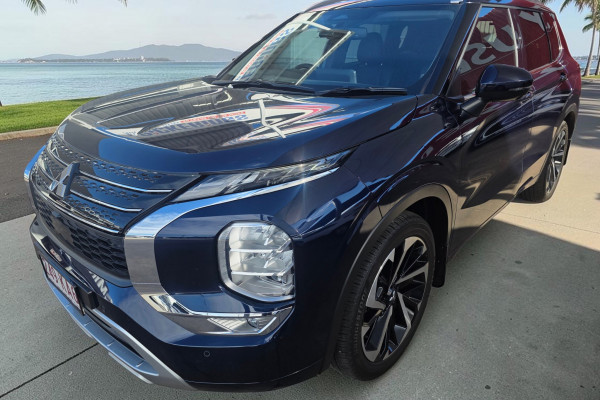 2024 Mitsubishi Outlander ZM Exceed SUV Image 3