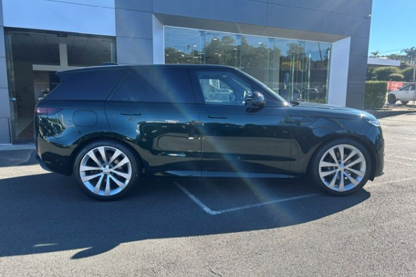 2025 MY26 Land Rover Range Rover Sport L461 D250 Dynamic SE SUV Image 3