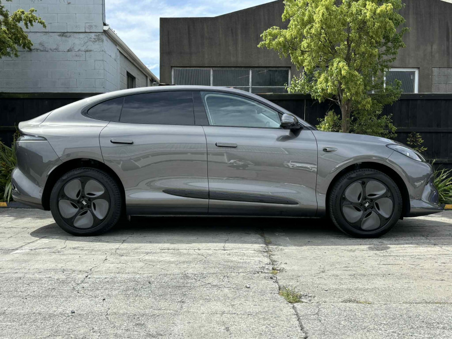2026 MY25 MG IM6 S12L Premium SUV Image 2