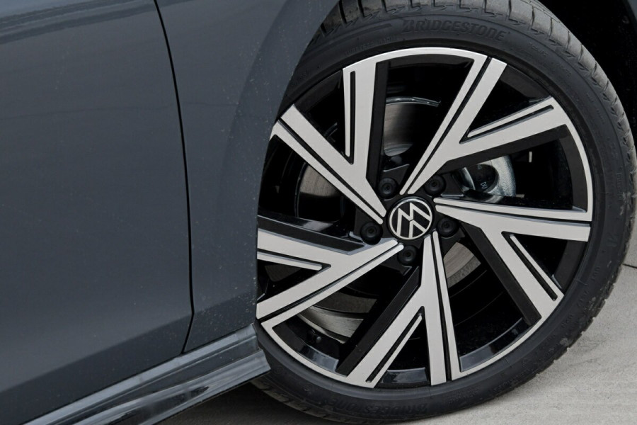 2024 Volkswagen Golf 8 110TSI R-Line Hatch Image 27