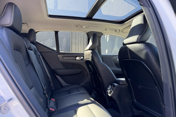 2025 Volvo XC40 XZ Plus B4 SUV Image 10
