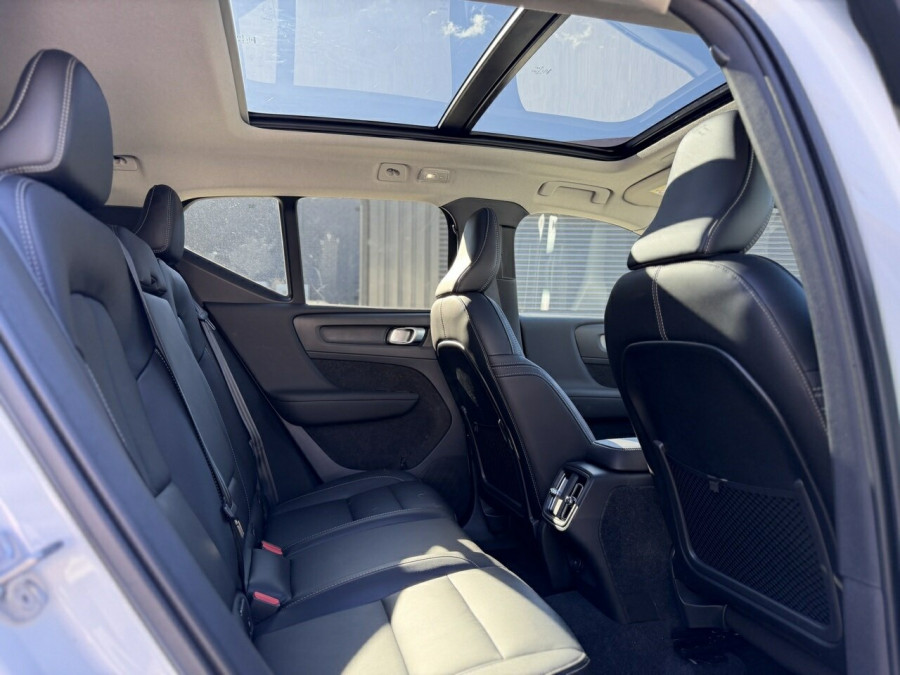 2025 Volvo XC40 XZ Plus B4 SUV Image 10